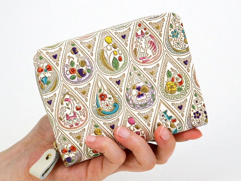 Made In Japan Wallets Red Cat And Flowers Zippered Bifold Wallet 6 Made In Japan Wallets Red Cat And Flowers Zippered Bifold Wallet